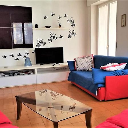 Spazioso Appartamento Sondrio Luaran gambar